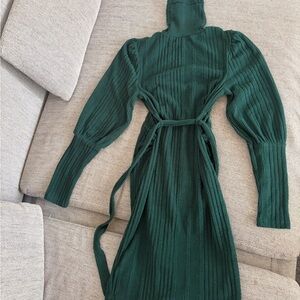Elegant Green Ribbed Turtleneck Dress